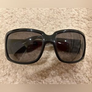 Fendi sunglasses in black